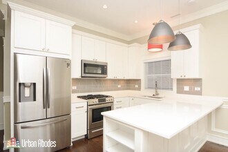 3455 N Hoyne Ave, Unit M05H in Chicago, IL - Foto de edificio - Building Photo