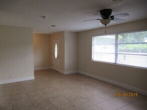 1660 Caldwell Rd in South Daytona, FL - Building Photo - Building Photo