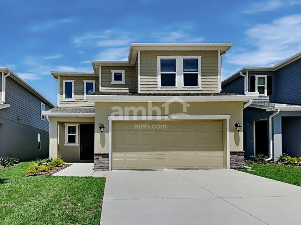 3313 Carthage Ave in Parrish, FL - Foto de edificio