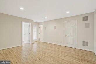 6340 Walking Ln in Alexandria, VA - Building Photo - Building Photo