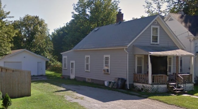 property at 407 W 23rd St