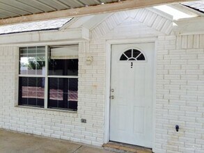 16 Cervantes Ave in Edinburg, TX - Building Photo - Building Photo