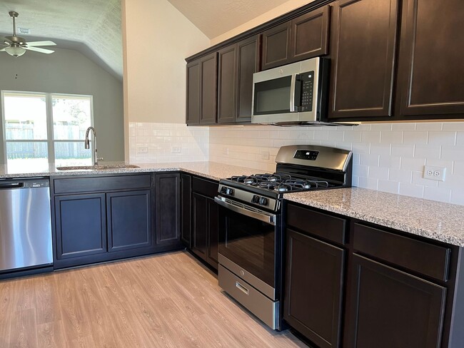 14375 N Summerchase Cir in Willis, TX - Building Photo - Building Photo