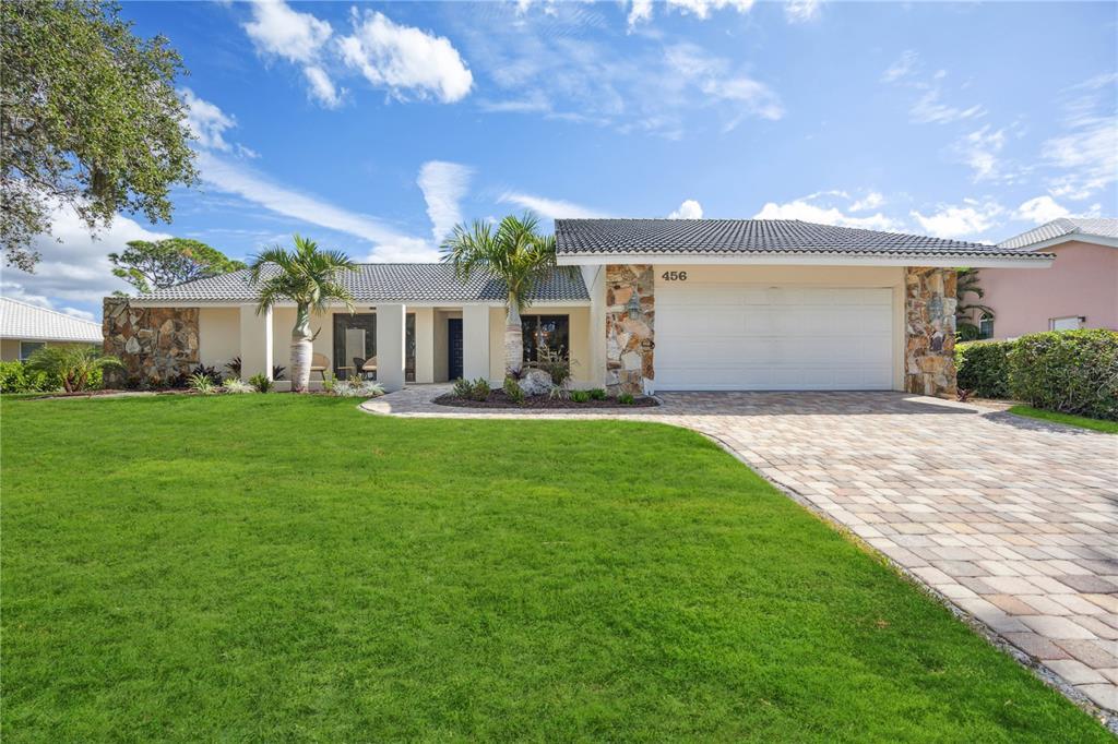 456 Yacht Harbor Dr in Osprey, FL - Building Photo