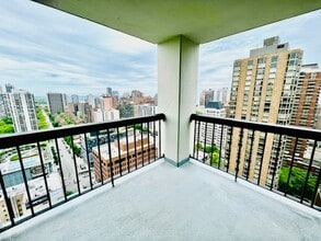 1122 N Clark St in Chicago, IL - Building Photo - Building Photo