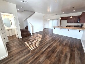 1880 W Roby Ave in Porterville, CA - Building Photo - Building Photo