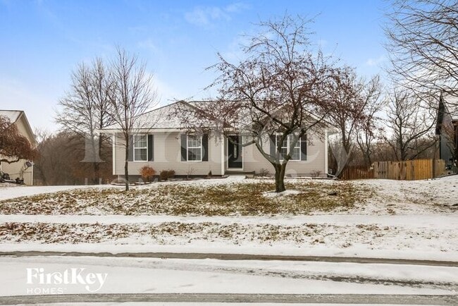 property at 812 E 14th St