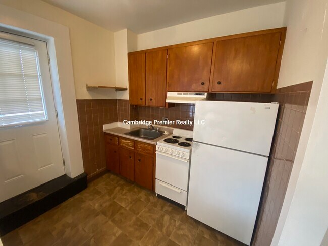 43 Bow St, Unit 3