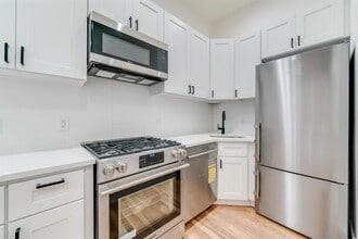 216 Jefferson St in Hoboken, NJ - Building Photo - Building Photo