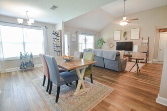 410 Irish Hls Dr in Clarksville, TN - Building Photo - Building Photo