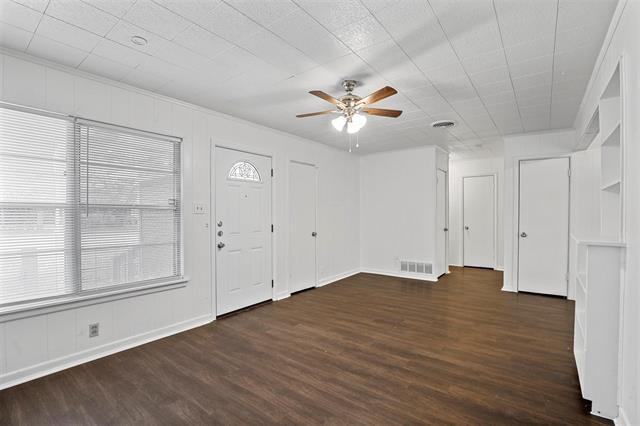 711 N Carroll Blvd in Denton, TX - Building Photo - Building Photo