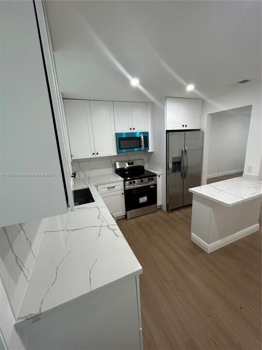 808 SW 15th Ave in Fort Lauderdale, FL - Building Photo