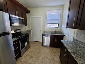4208 N Pulaski Rd, Unit 3E in Chicago, IL - Building Photo - Building Photo