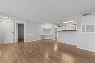 2212 Grand Cayman Ct in Kissimmee, FL - Building Photo - Building Photo