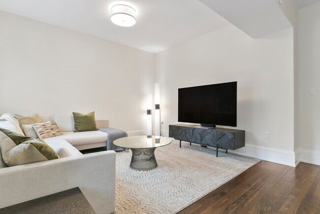 70 Marshal St in Brookline, MA - Building Photo - Building Photo