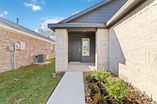 5942 Hampton Valley Dr in Spring, TX - Foto de edificio - Building Photo