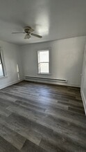 174 Brentwood Ave in Fairfield, CT - Foto de edificio - Building Photo