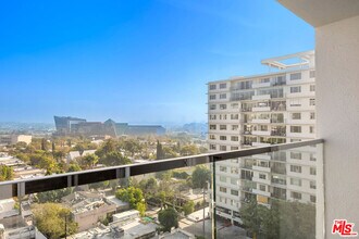 838 N Doheny Dr in West Hollywood, CA - Building Photo - Building Photo