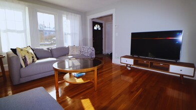 90 Normandy Ave, Unit 1 in Cambridge, MA - Foto de edificio - Building Photo