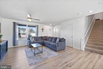 21 Willow Woods Dr in La Plata, MD - Building Photo - Building Photo