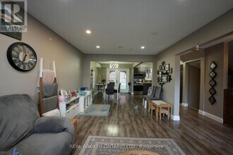 8 Ralgreen Crescent in Kitchener, ON - Building Photo - Building Photo