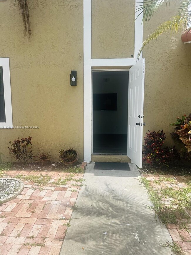 10873 NW 45th St in Coral Springs, FL - Building Photo - Building Photo