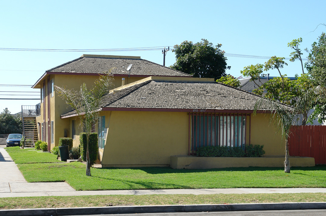 4911-4917 Terrace Ave in Oxnard, CA - Building Photo