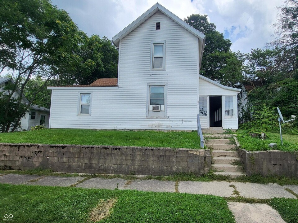 520 Ruddle Ave in Anderson, IN - Building Photo