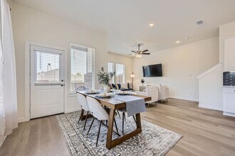 201 Lily Pad Dr in Arlington, TX - Building Photo - Building Photo