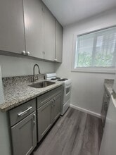 454 Kuamo'o St in Honolulu, HI - Building Photo - Building Photo