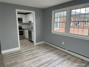 12 Brewster Rd in Glastonbury, CT - Building Photo - Building Photo