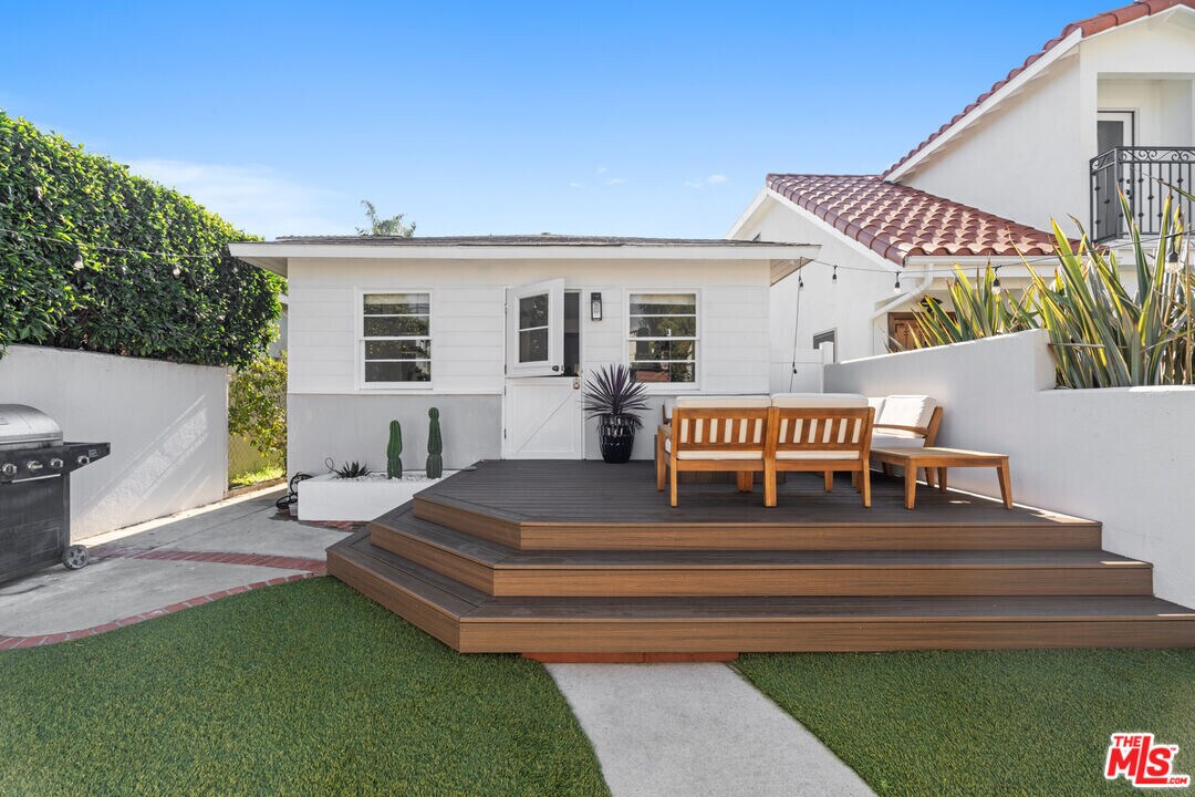 668 Marr St in Los Angeles, CA - Building Photo