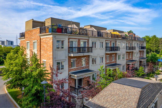 19 Coneflower Cres in Toronto, ON - Building Photo - Building Photo