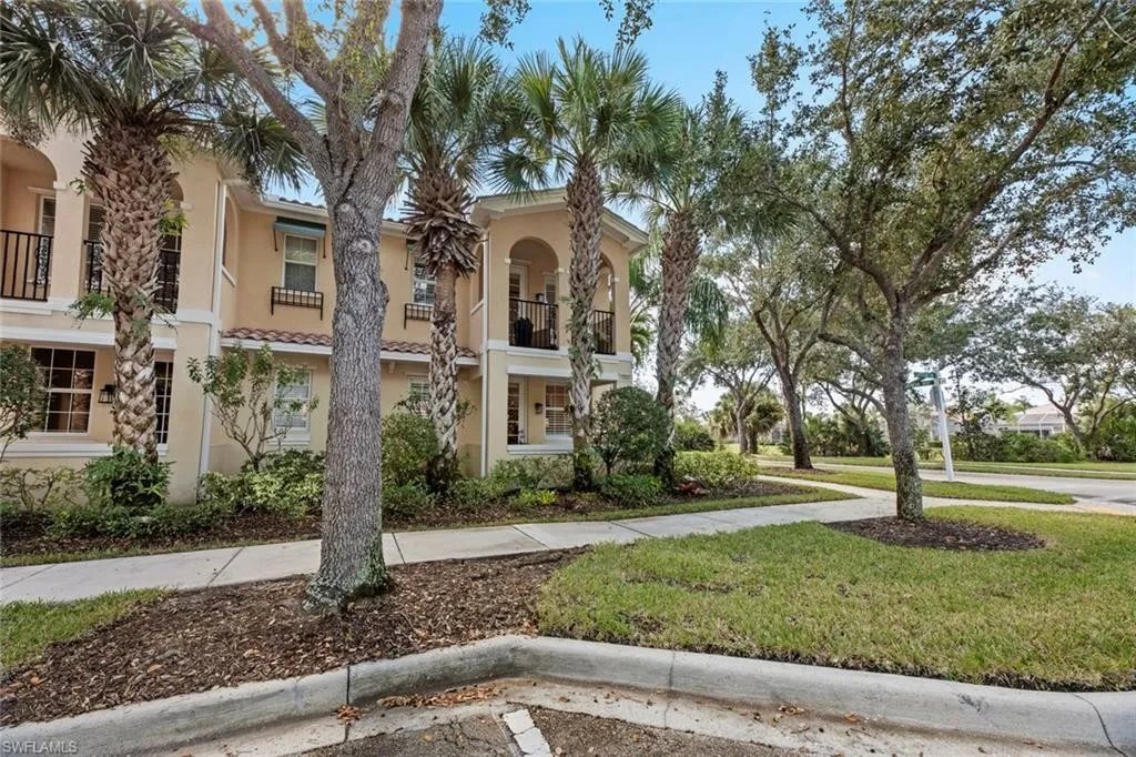 15561 Latitude Dr in Bonita Springs, FL - Building Photo