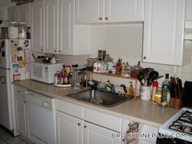 169 Kent St in Brookline, MA - Building Photo