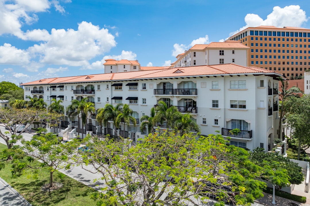 Villa Alhambra in Coral Gables, FL - Building Photo