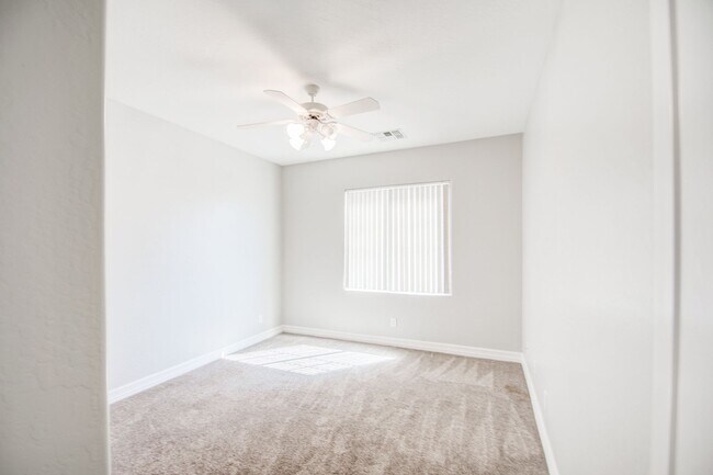 1360 E Hummingbird Ct in Gilbert, AZ - Building Photo - Building Photo