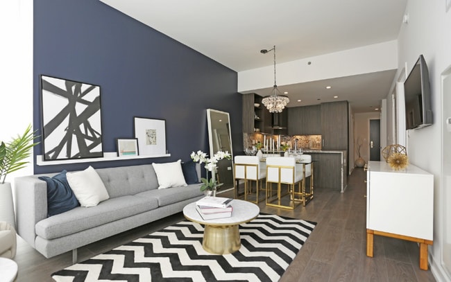 702 N Hudson Ave in Chicago, IL - Foto de edificio - Building Photo