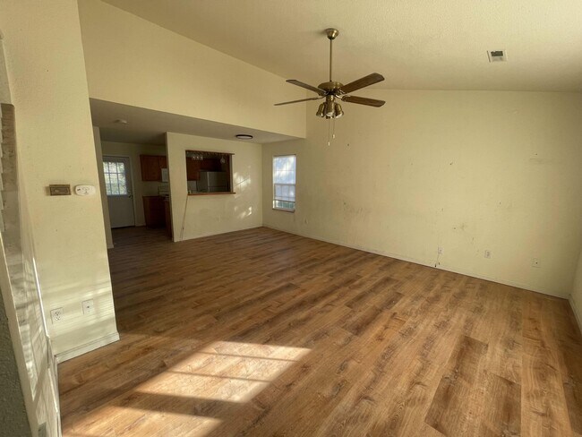 1330 N Frideriki Dr in Columbia, MO - Building Photo - Building Photo