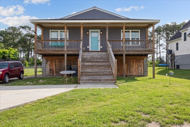 205 Messick Rd in Poquoson, VA - Building Photo - Building Photo