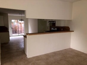 18058 Glenledi Dr in Houston, TX - Building Photo - Building Photo