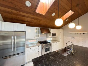 903 Herndon Ln in Austin, TX - Building Photo - Building Photo