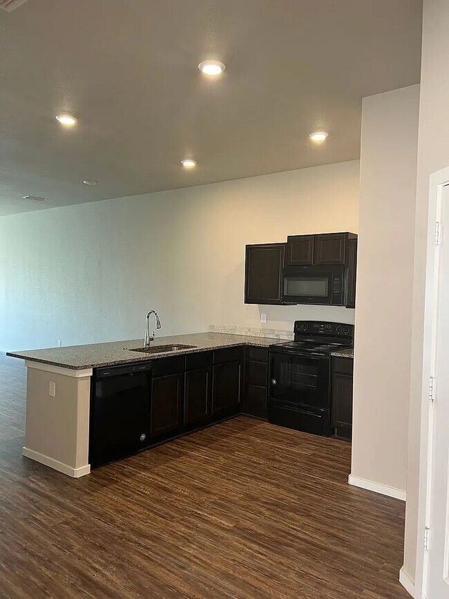 9708 Saratoga Ave in Lubbock, TX - Building Photo - Building Photo