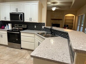 610 Lupine Ln in Fredericksburg, TX - Building Photo - Building Photo