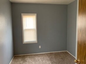 420 Boston Ave in Waterloo, IA - Building Photo - Building Photo