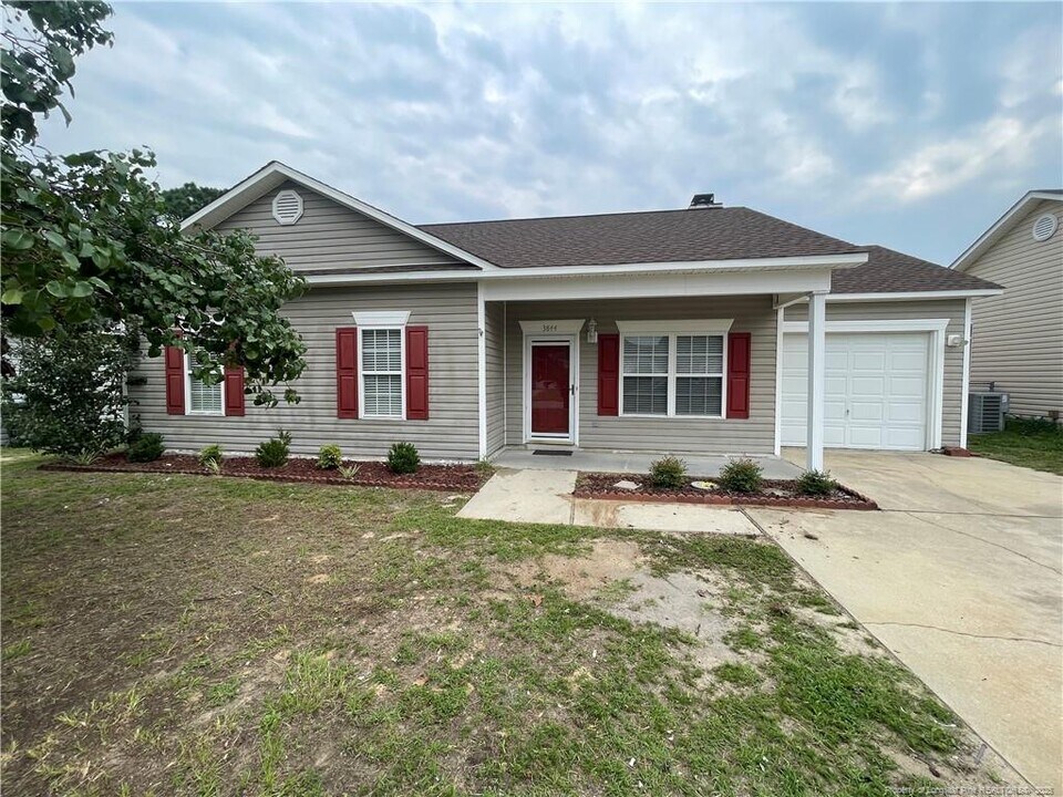 3844 Goforth Dr in Hope Mills, NC - Building Photo
