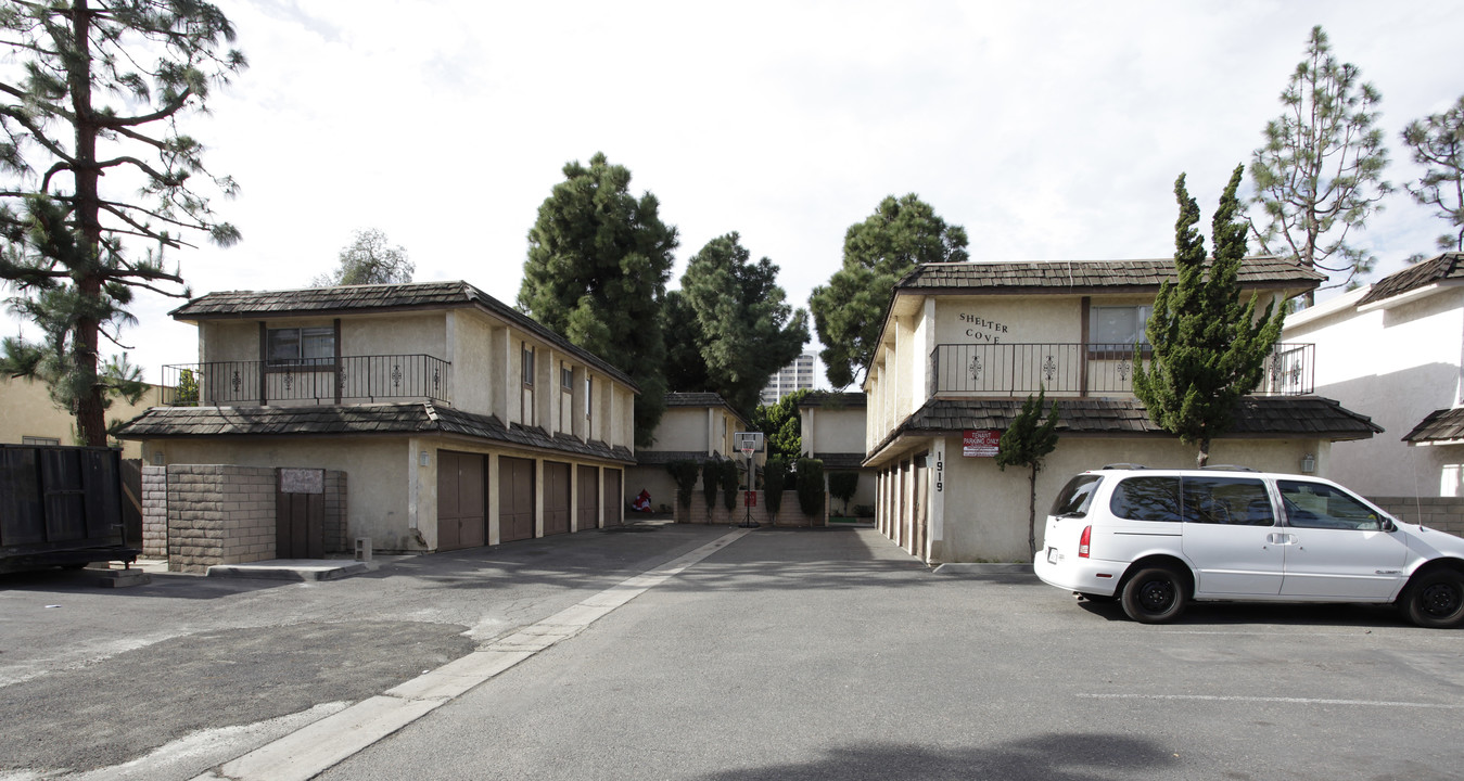 Shelter Cove in Costa Mesa, CA - Building Photo