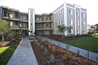 103-109 Dartmouth Rd in San Mateo, CA - Building Photo - Building Photo