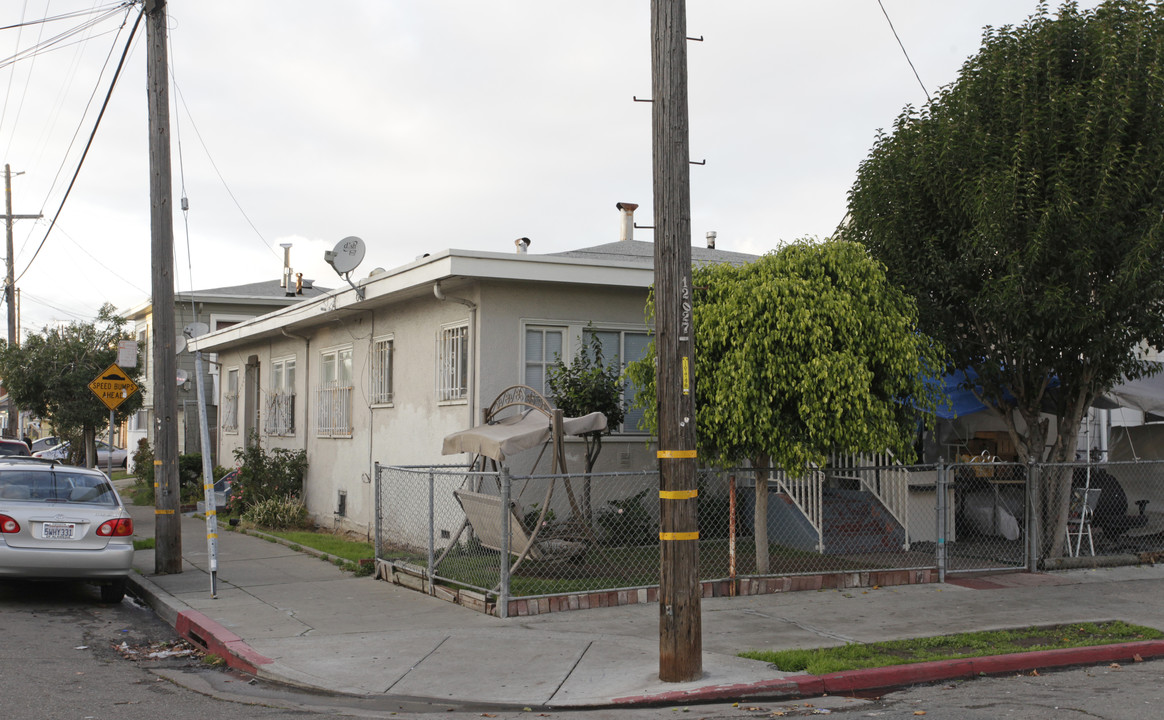 4080 E 18th St in Oakland, CA - Foto de edificio