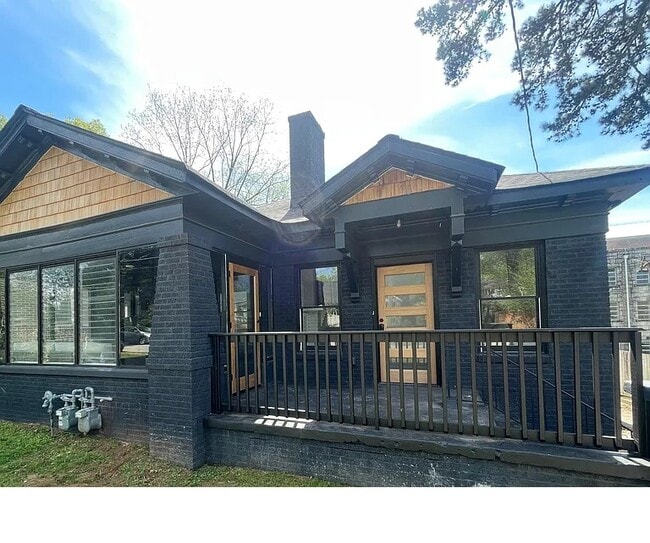 property at 998 Woodbourne Dr SW